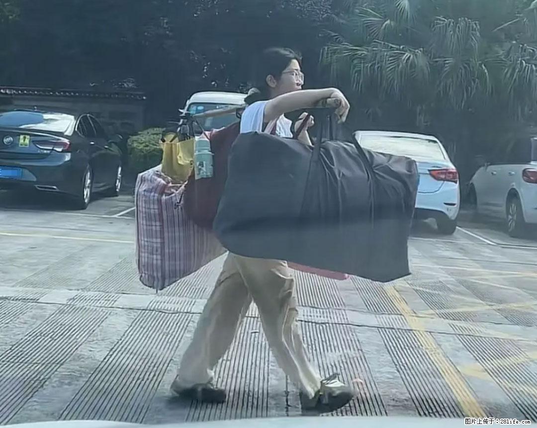 全网追的“扁担女孩”,找了一份暑假工,时薪12元 - 商丘生活资讯 - 商丘28生活网 sq.28life.com